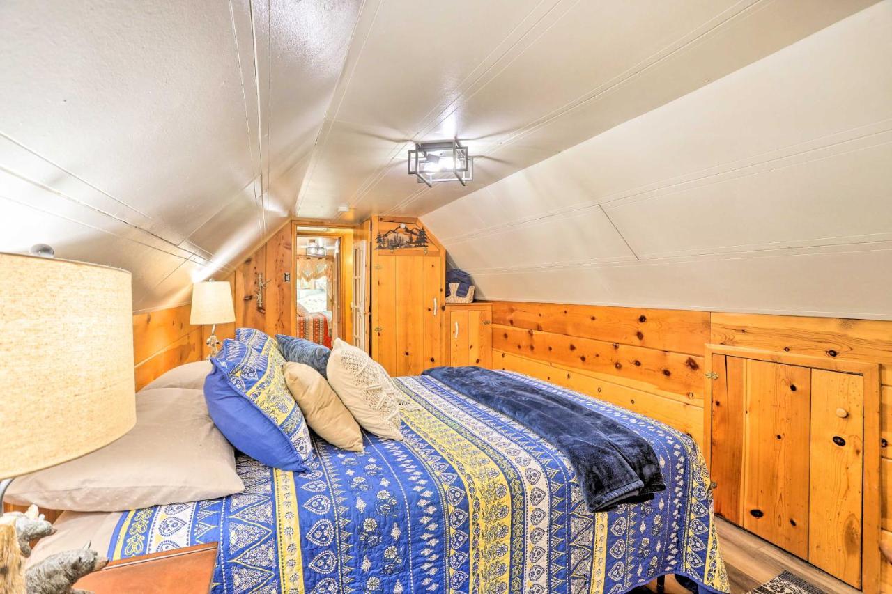 With Cozy Interior! * Wrightwood